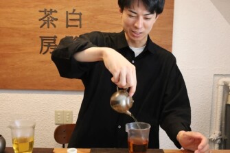 「白鷺茶房」店主 赤松佳幸氏
